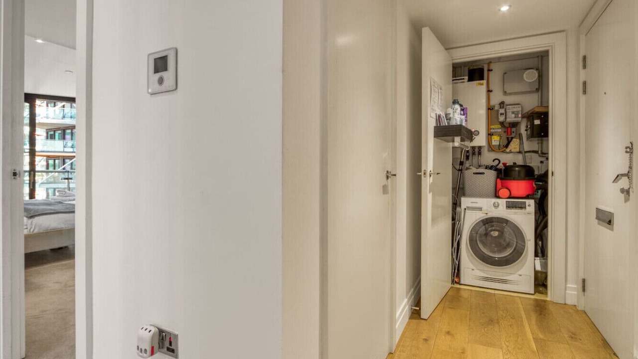 Photo of Others in Vauxhall