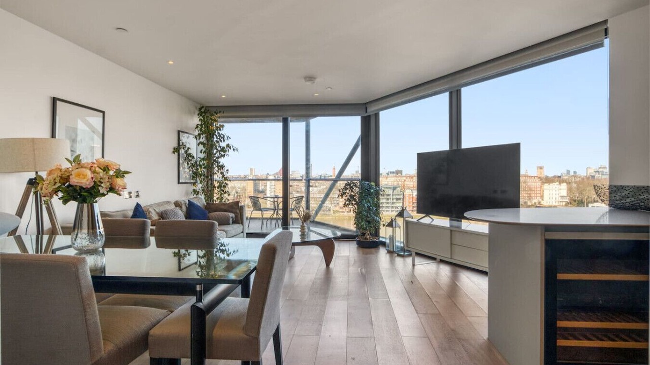 Photo of Others in Vauxhall