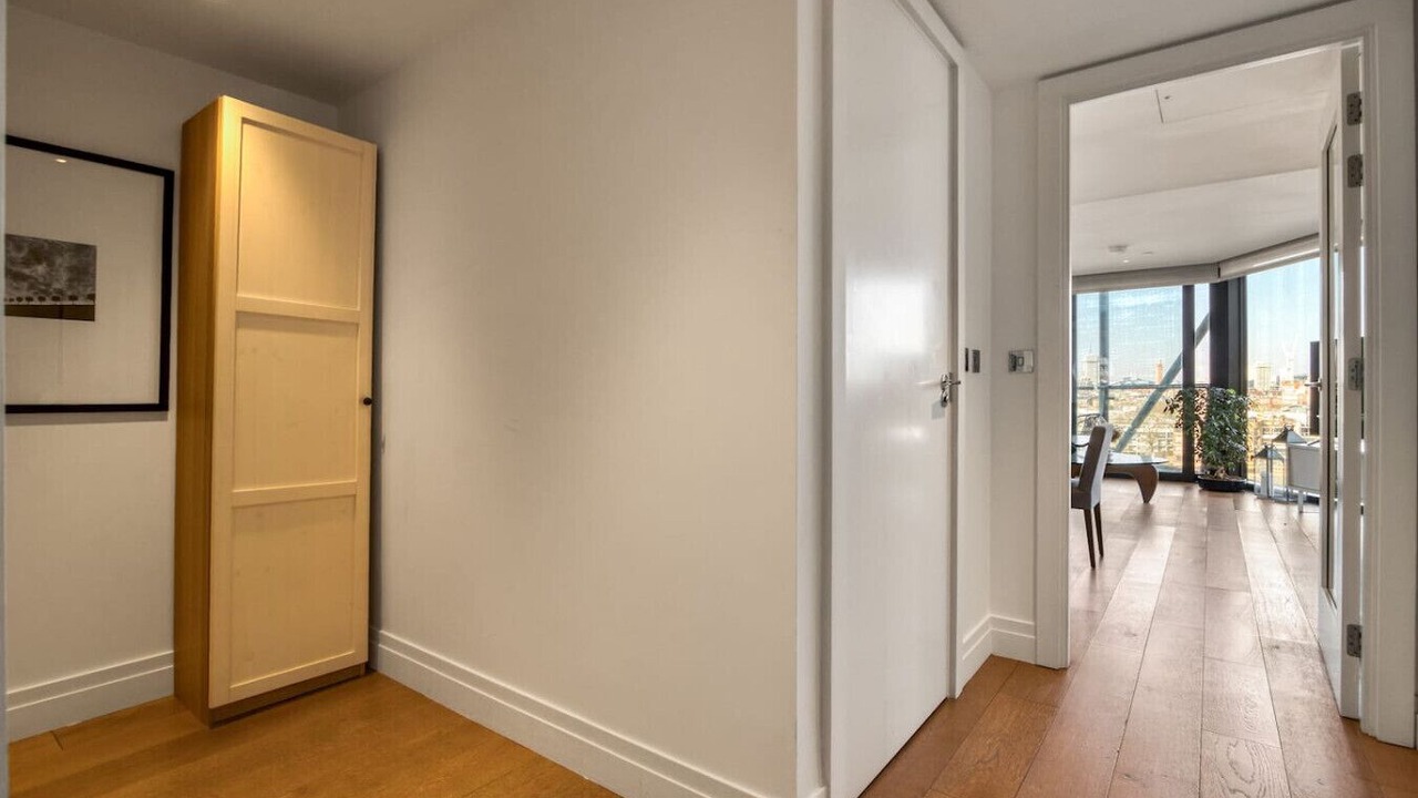 Photo of Others in Vauxhall