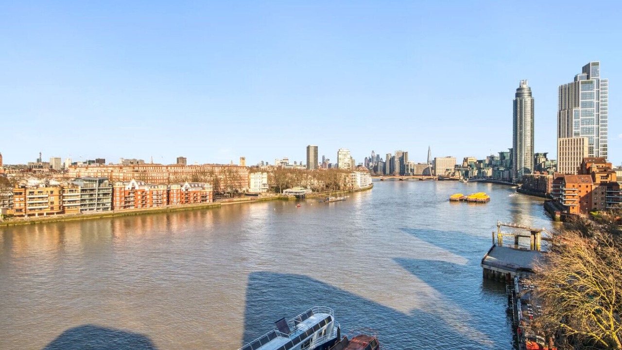 Photo of Others in Vauxhall