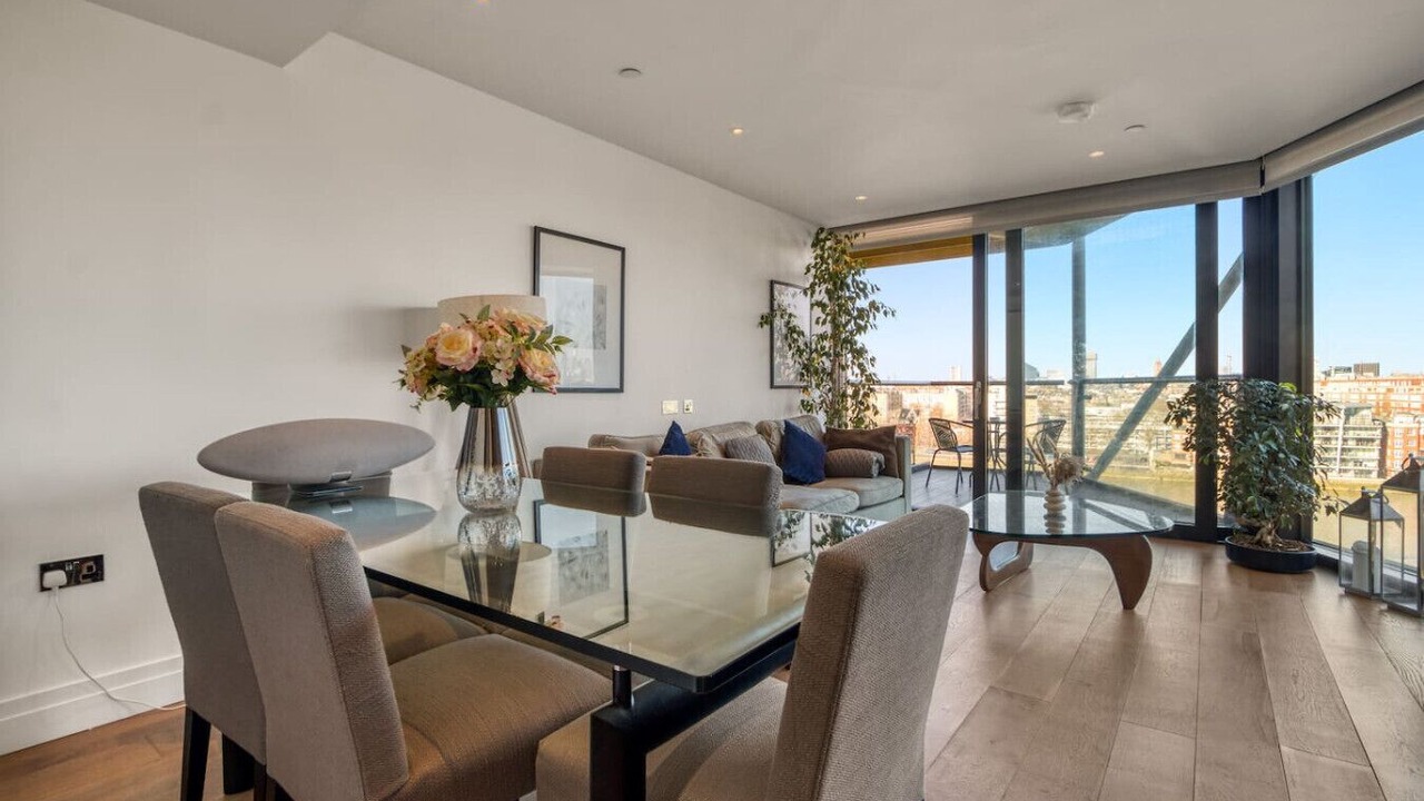 Photo of Others in Vauxhall