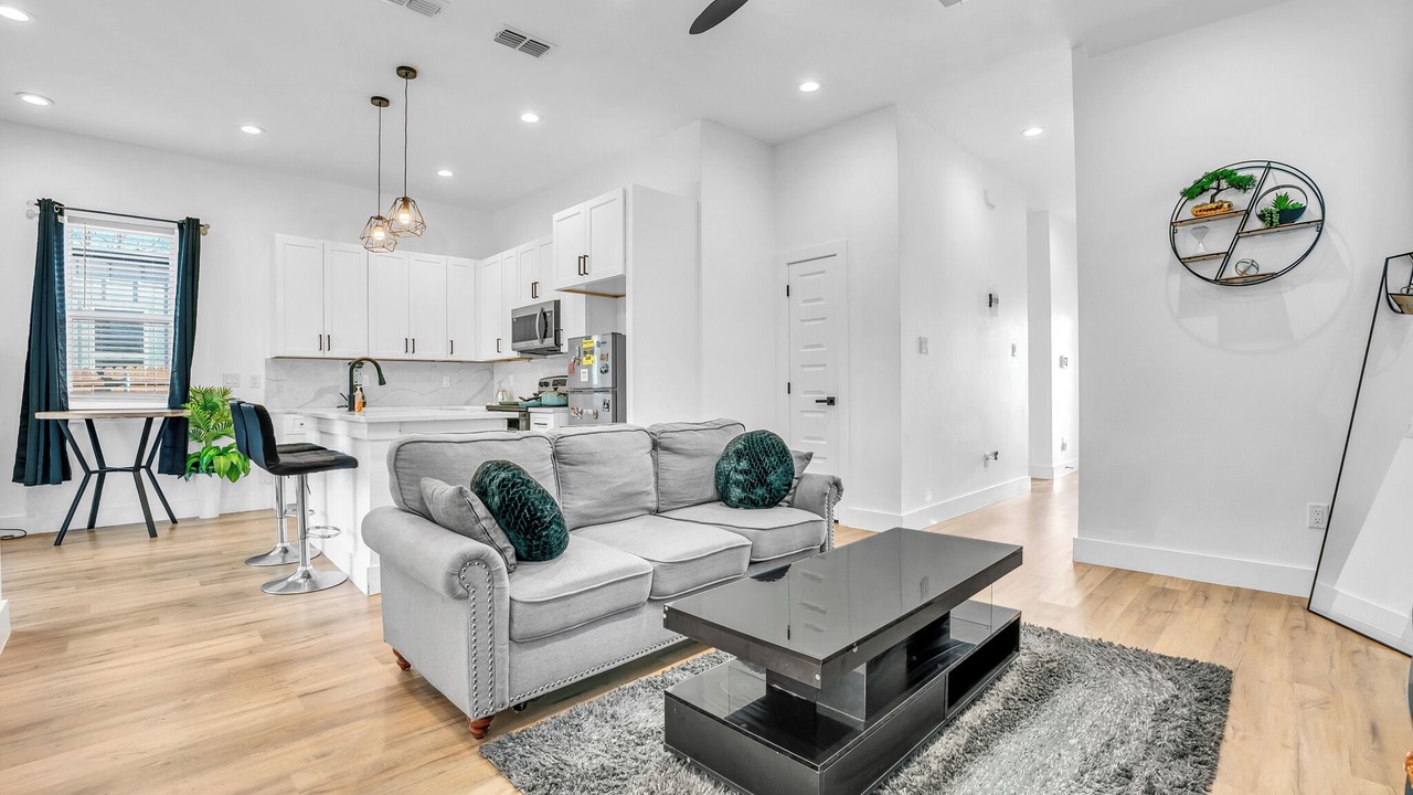 Photo of Livingroom in Cedar Crest