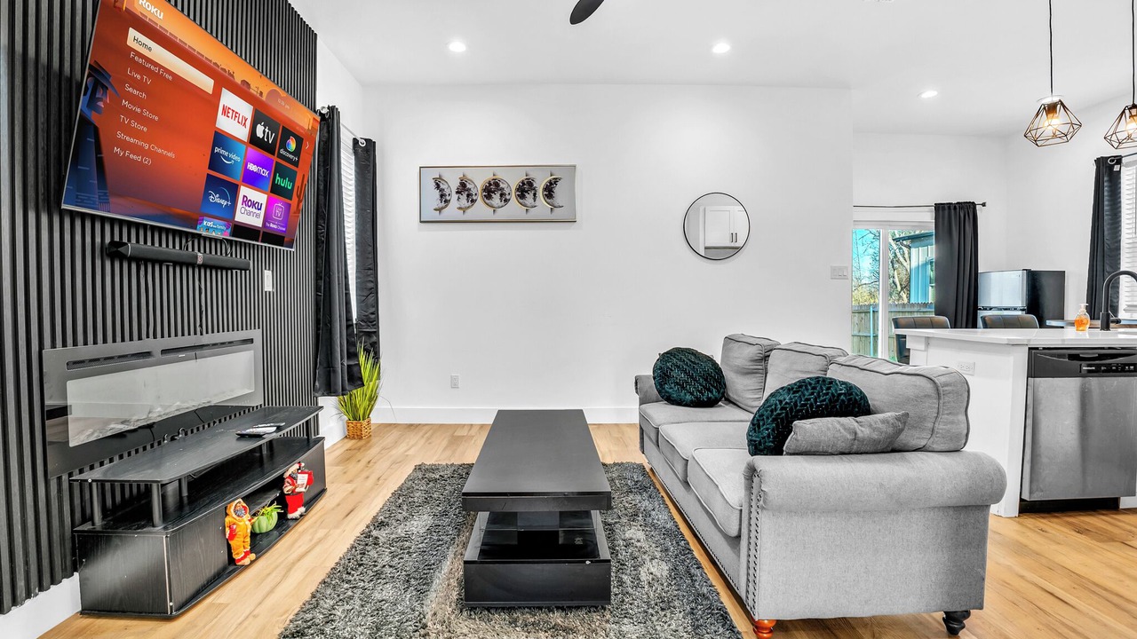 Photo of Livingroom in Cedar Crest