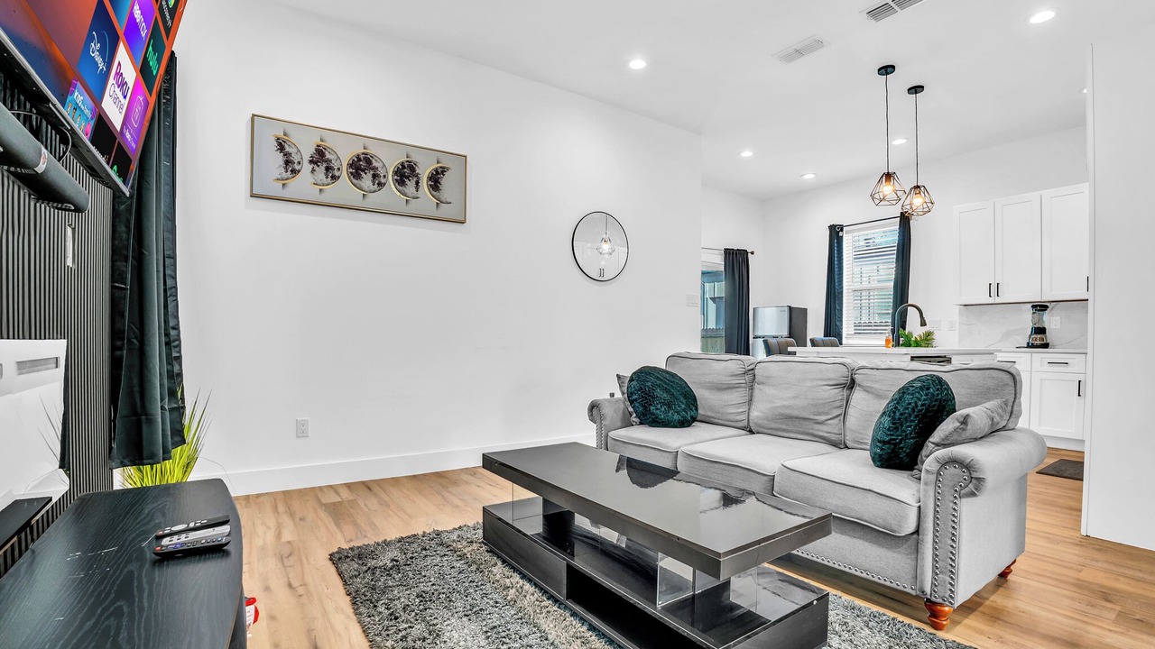 Photo of Livingroom in Cedar Crest