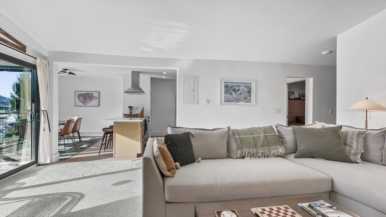 Photo of Livingroom in Dillon
