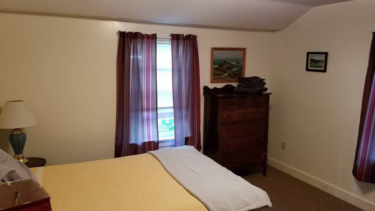 Photo of Bedroom in Raymond