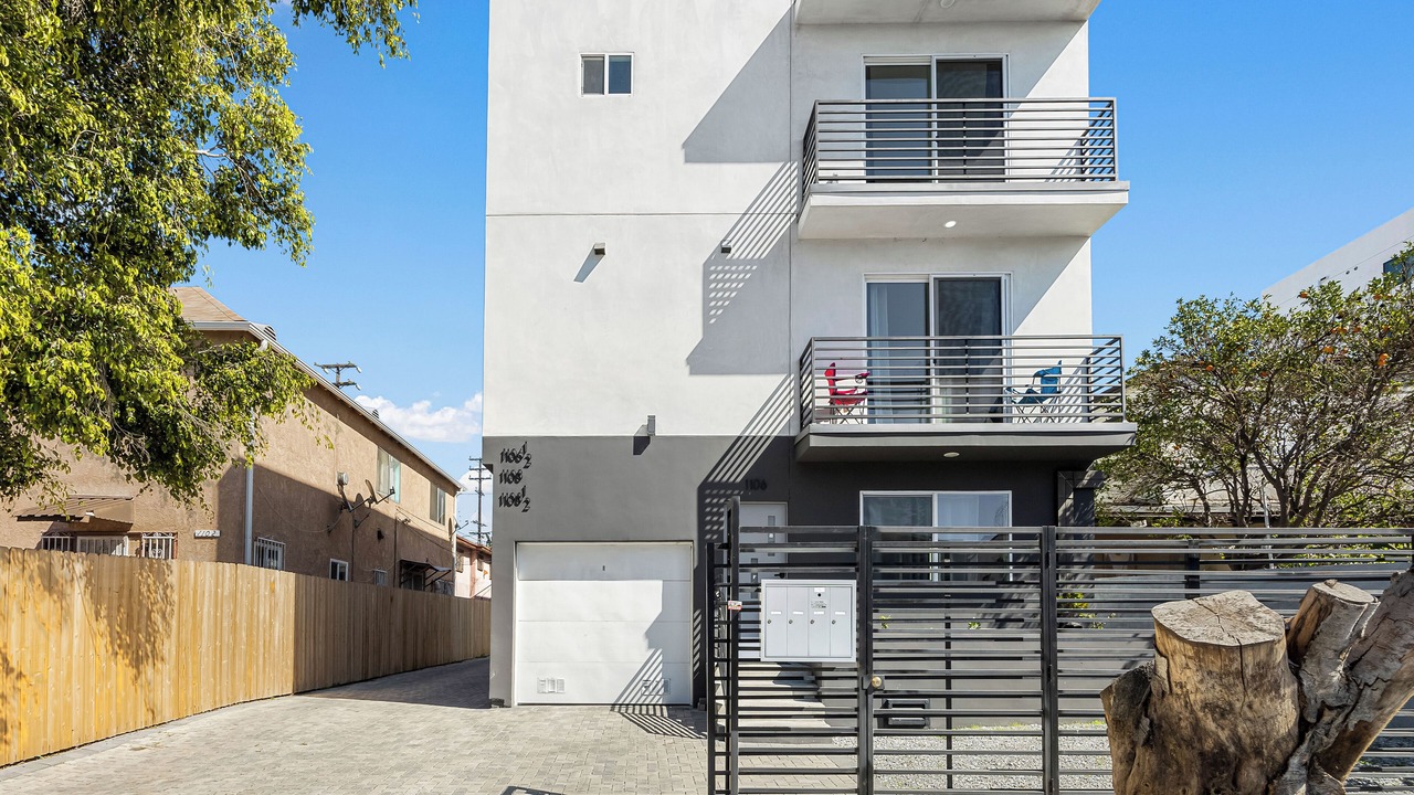 Photo of Outdoor in Wilshire