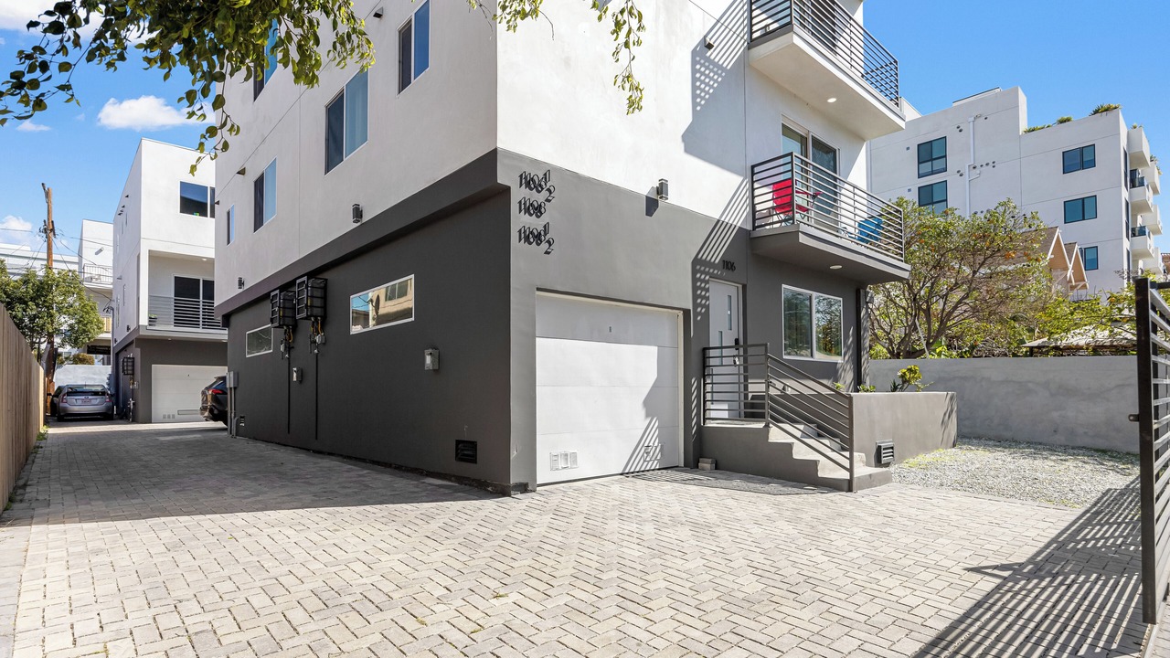 Photo of Outdoor in Wilshire