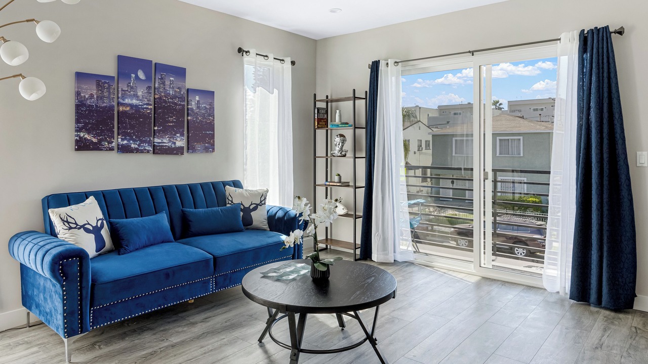 Photo of Livingroom in Wilshire