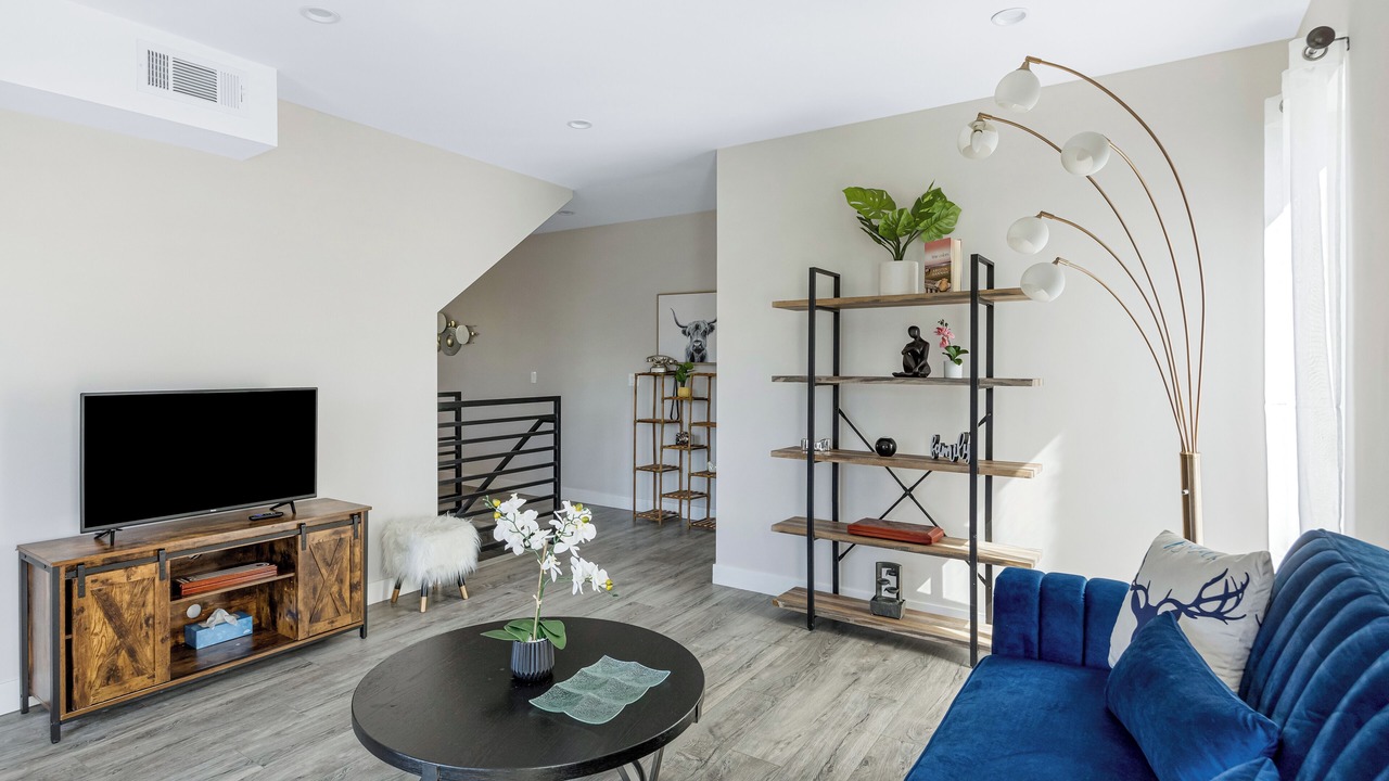 Photo of Livingroom in Wilshire