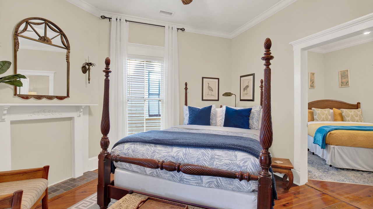 Photo of Bedroom in Metropolitan
