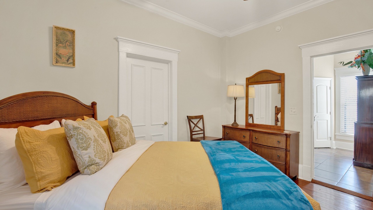 Photo of Bedroom in Metropolitan