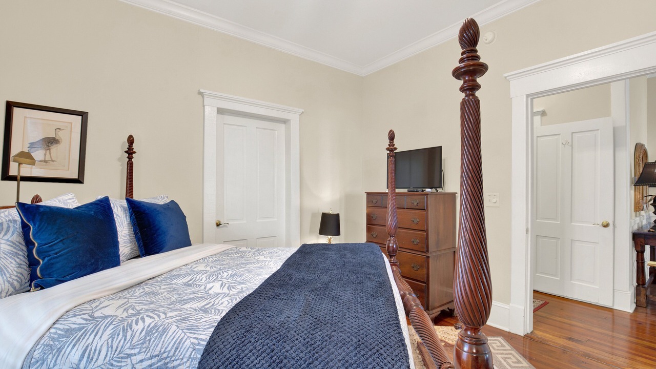 Photo of Bedroom in Metropolitan