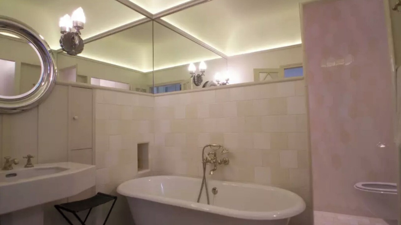 Photo of Bathroom in Arts-et-Metiers