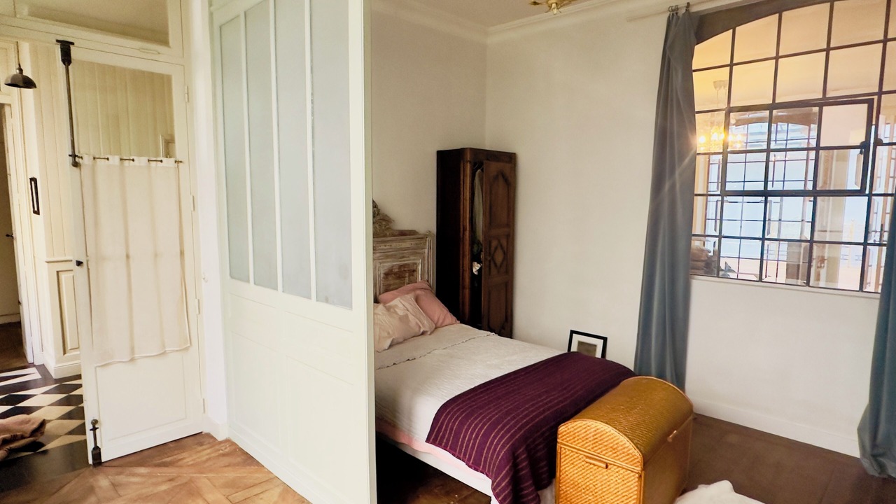 Photo of Bedroom in Arts-et-Metiers