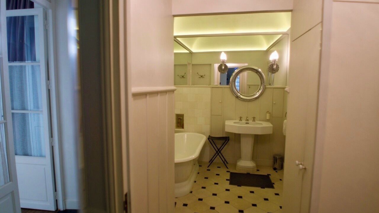Photo of Bathroom in Arts-et-Metiers