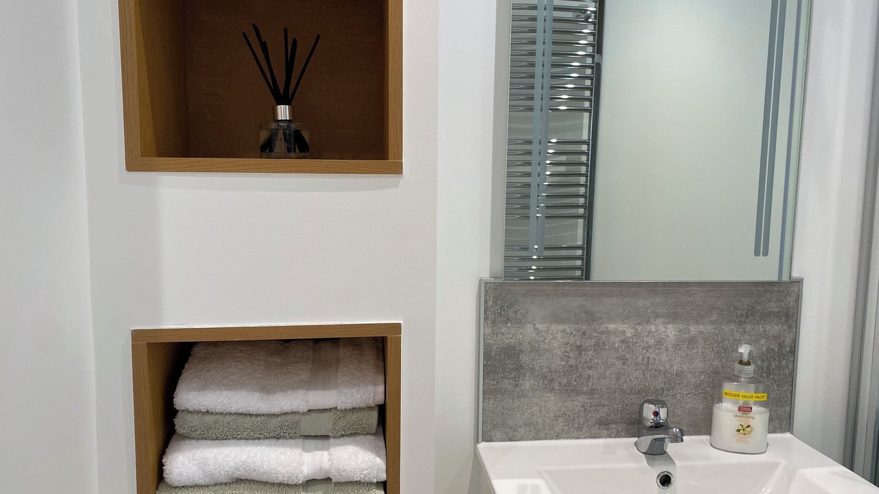 Photo of Bathroom in Maud