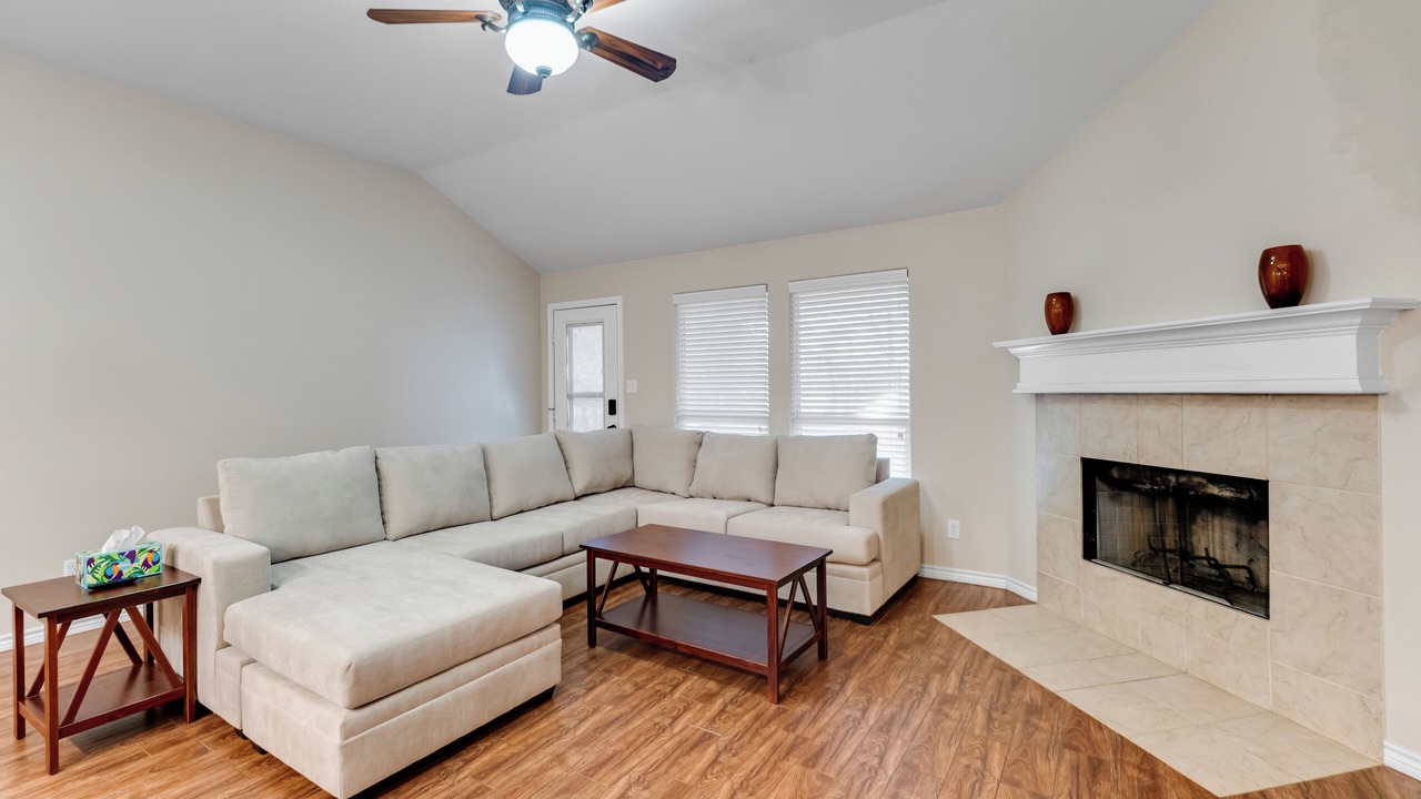 Photo of Livingroom in Burleson