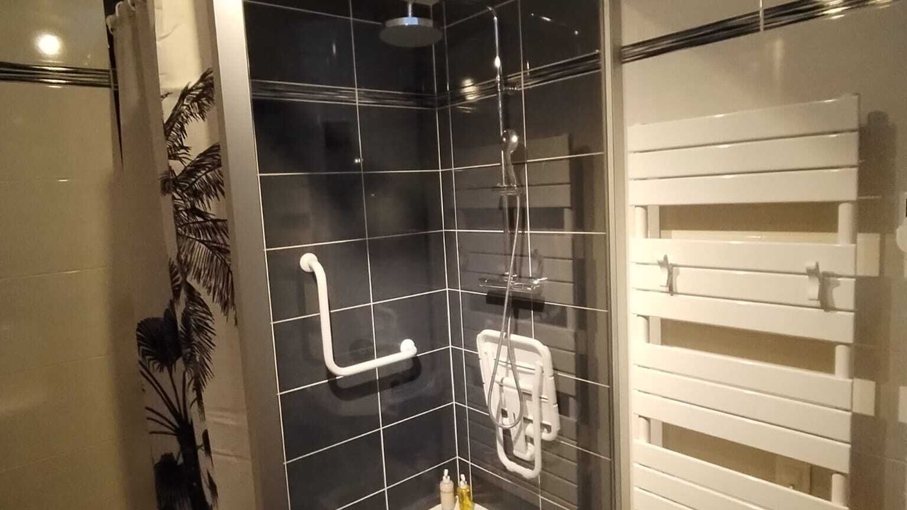 Photo of Bathroom in Cholet