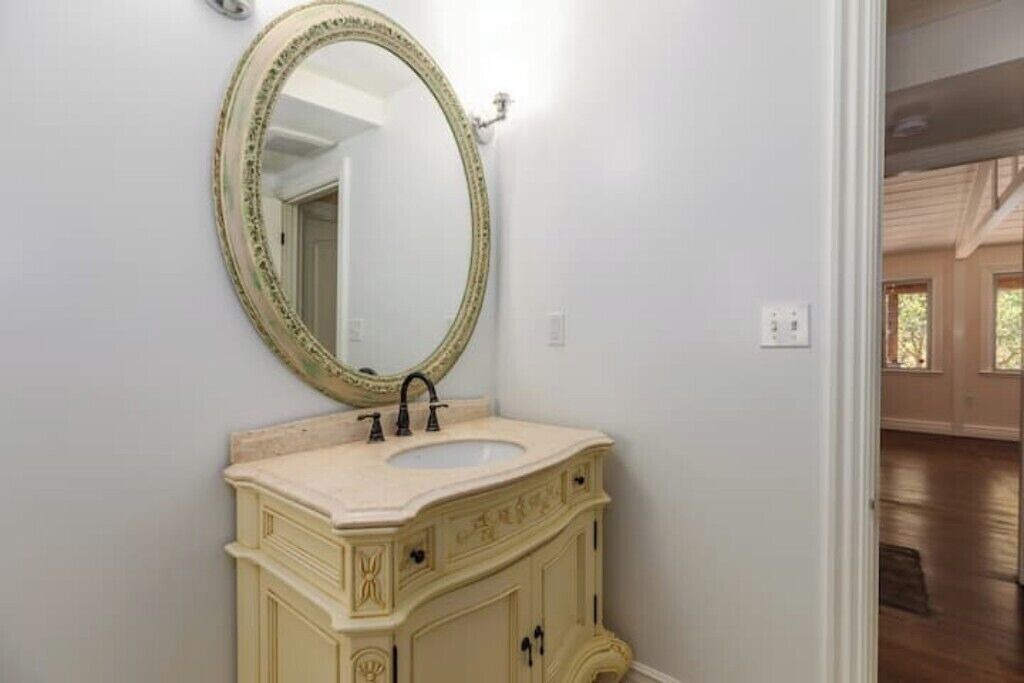 Photo of Bathroom in Mount Hamilton