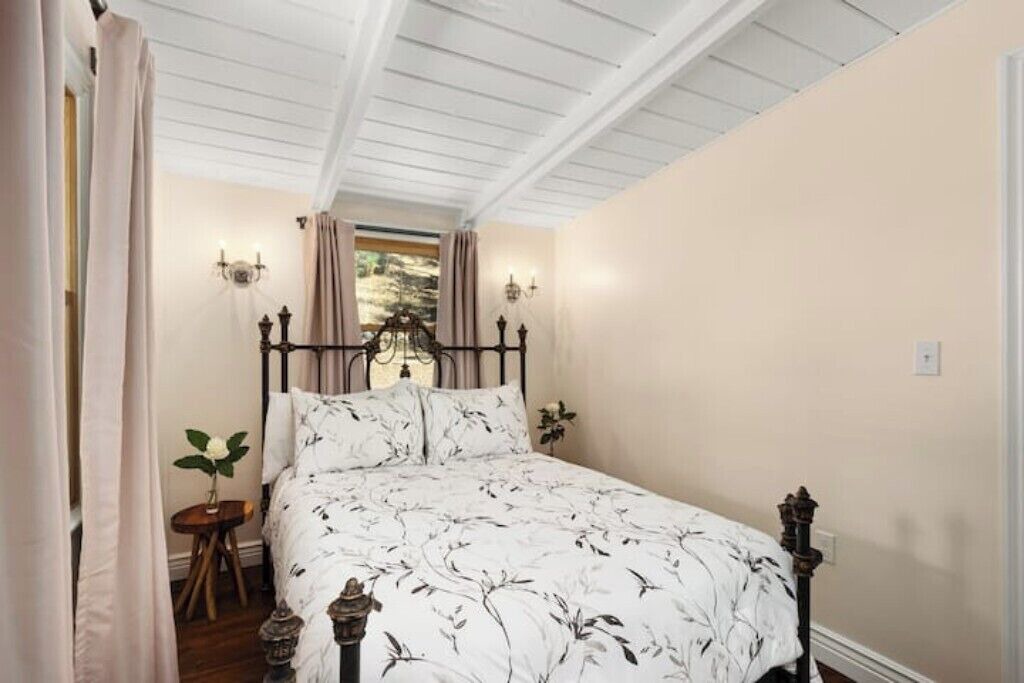 Photo of Bedroom in Mount Hamilton