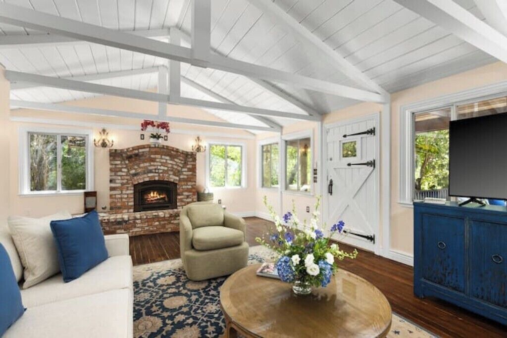 Photo of Livingroom in Mount Hamilton