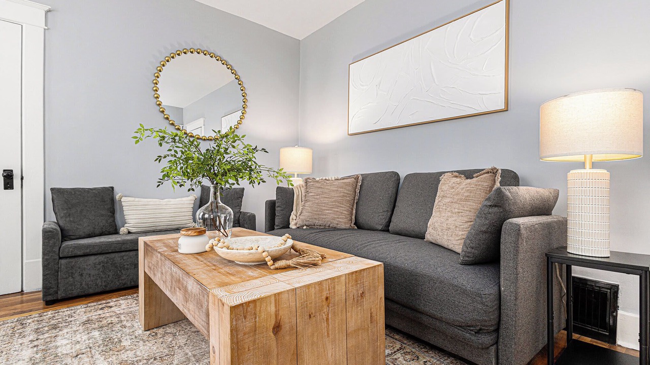 Photo of Livingroom in Michigan City