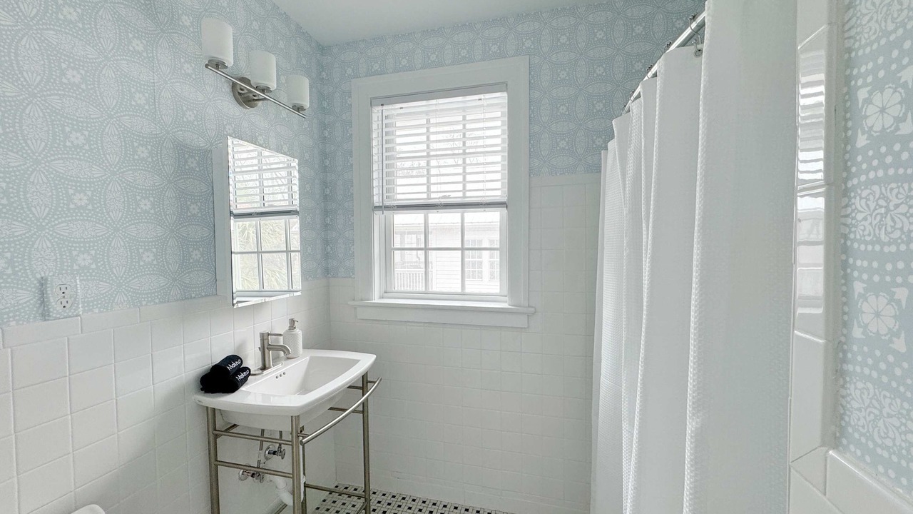 Photo of Bathroom in Dixon Park