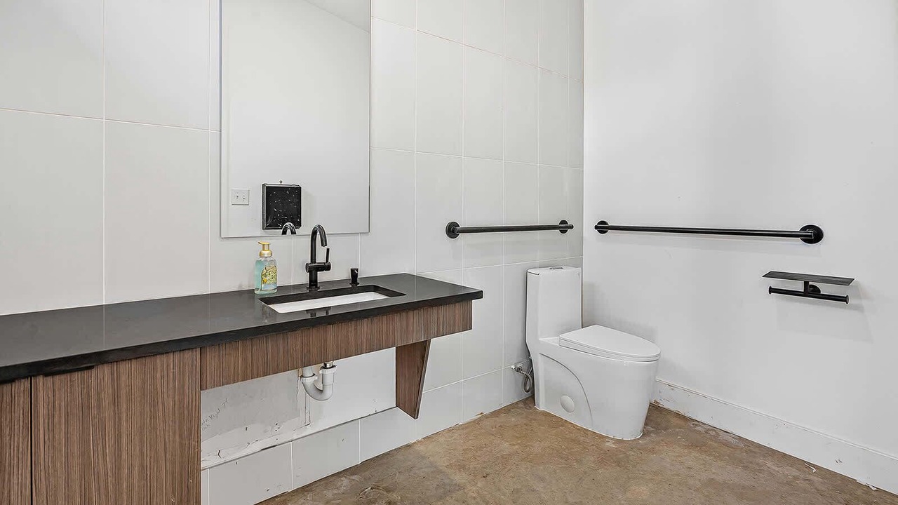Photo of Bathroom in Rosewood