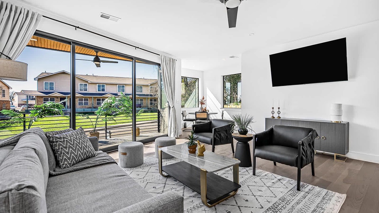 Photo of Livingroom in Rosewood