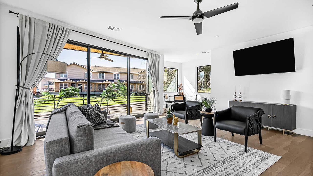 Photo of Livingroom in Rosewood