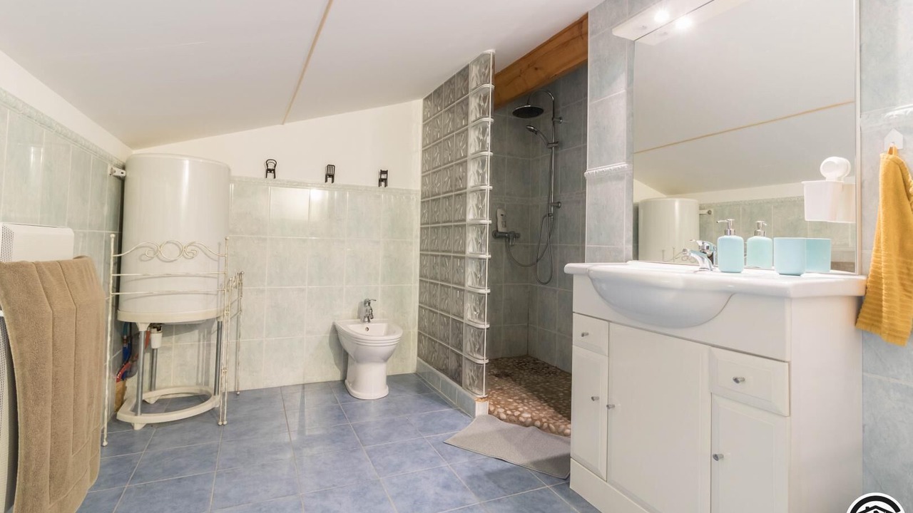 Photo of Bathroom in Nailloux