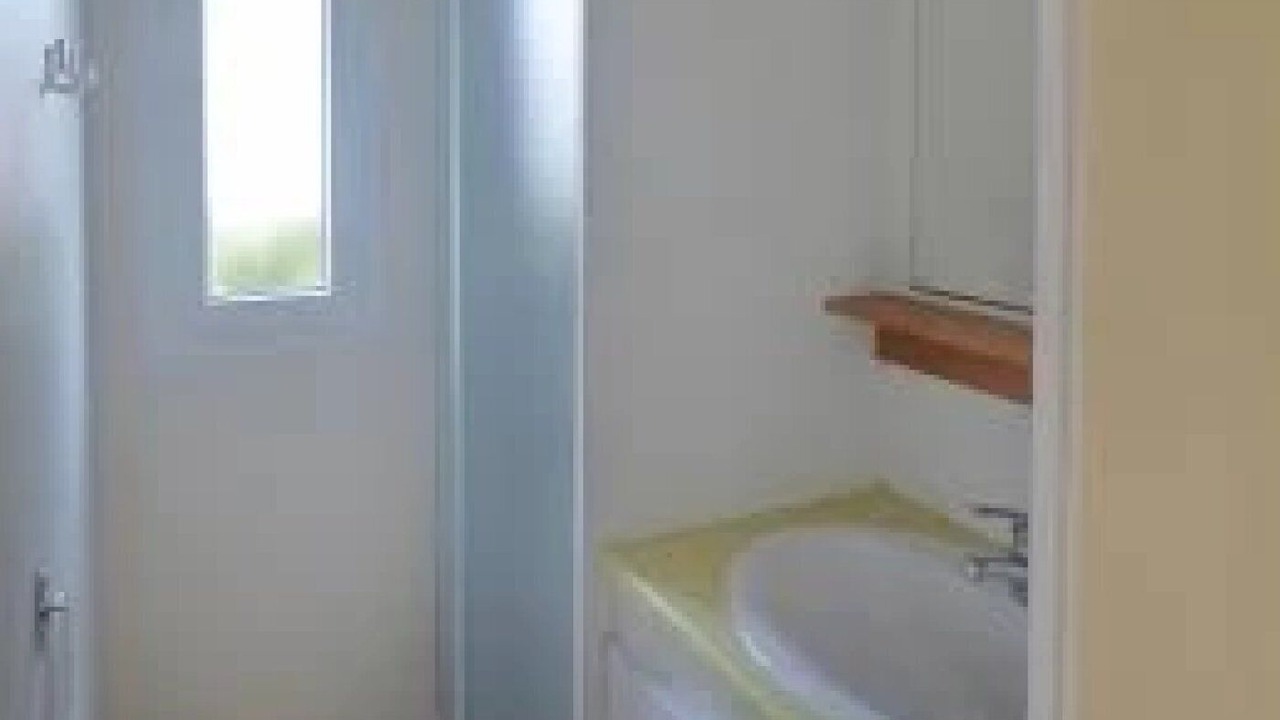 Photo of Bathroom in Fabrezan