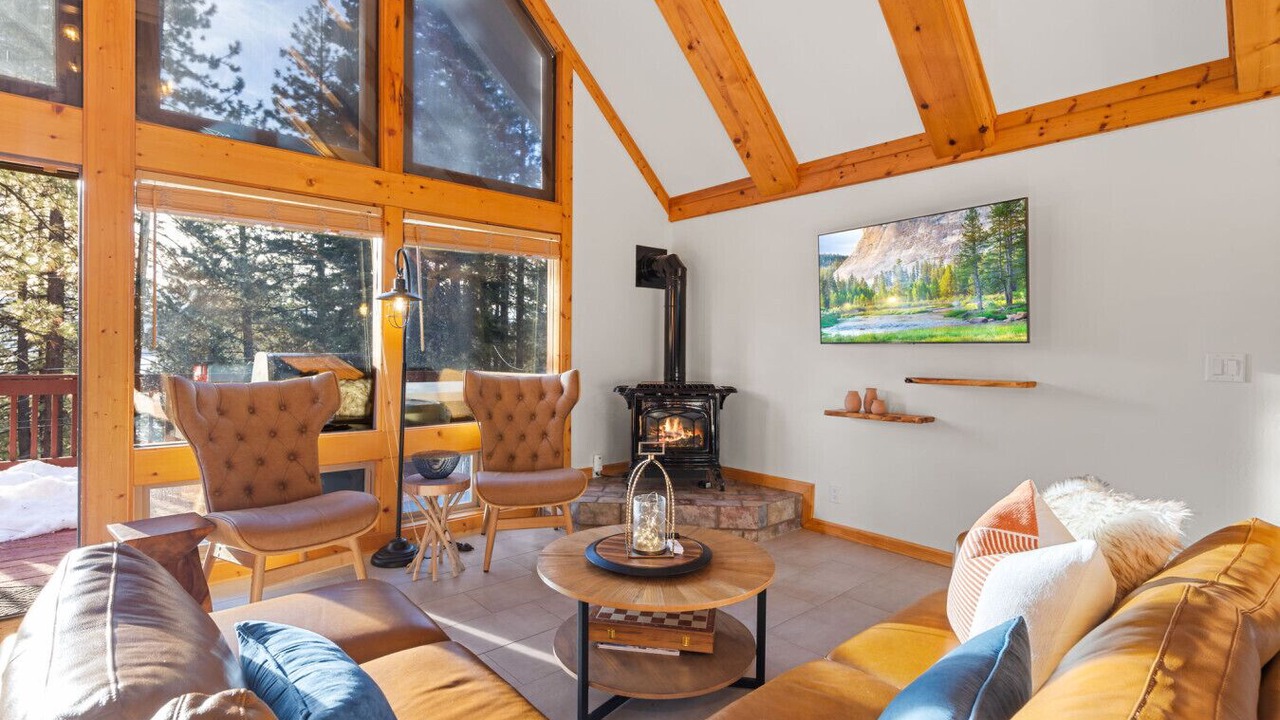 Photo of Livingroom in Brockway