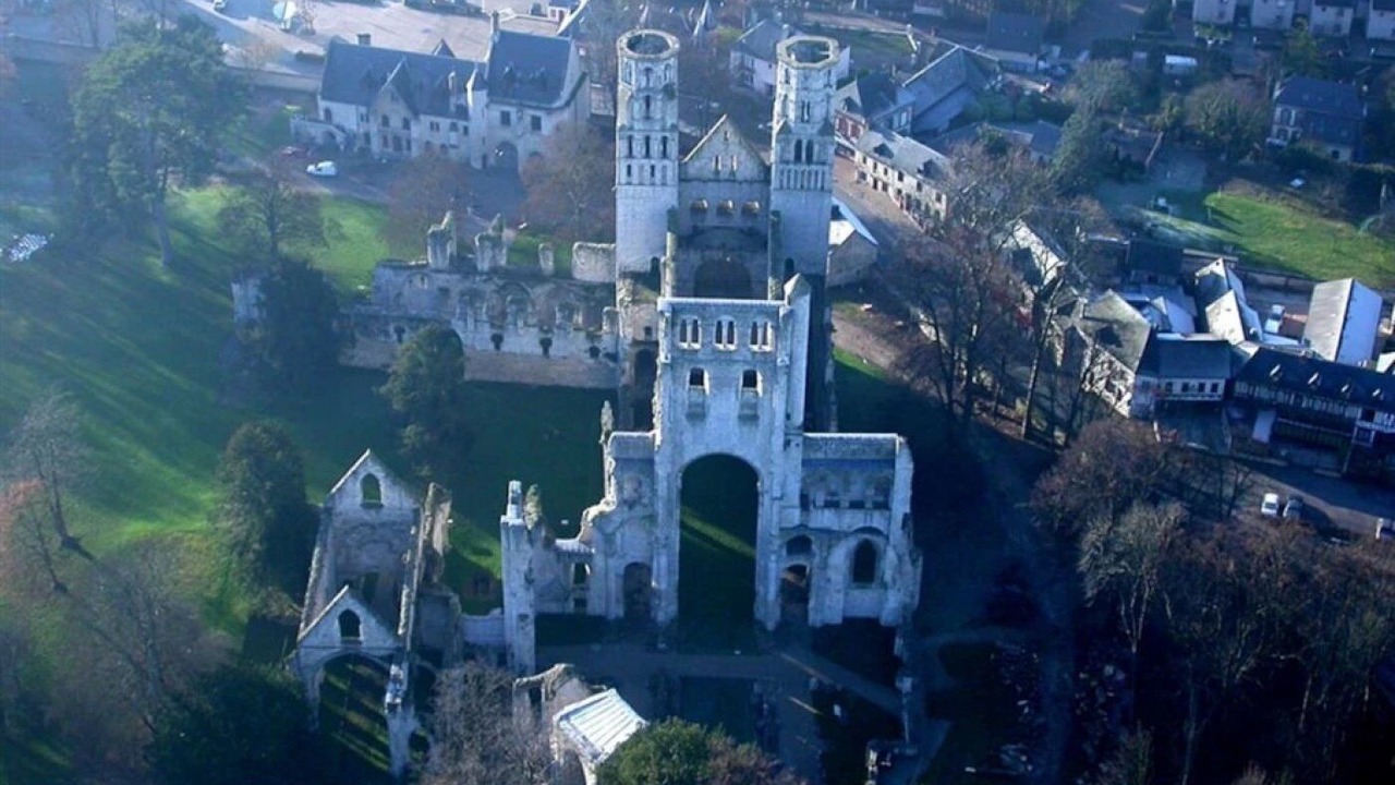 Photo of Others in Jumieges
