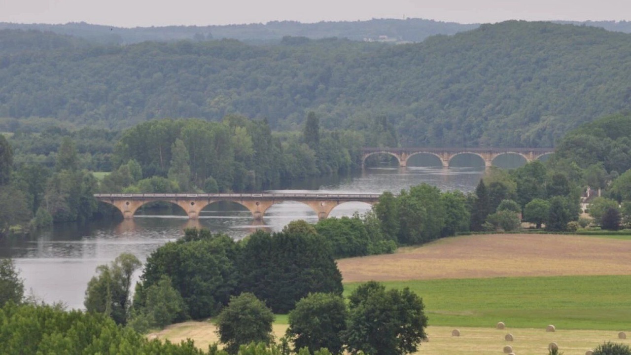 Photo of Others in Pezuls