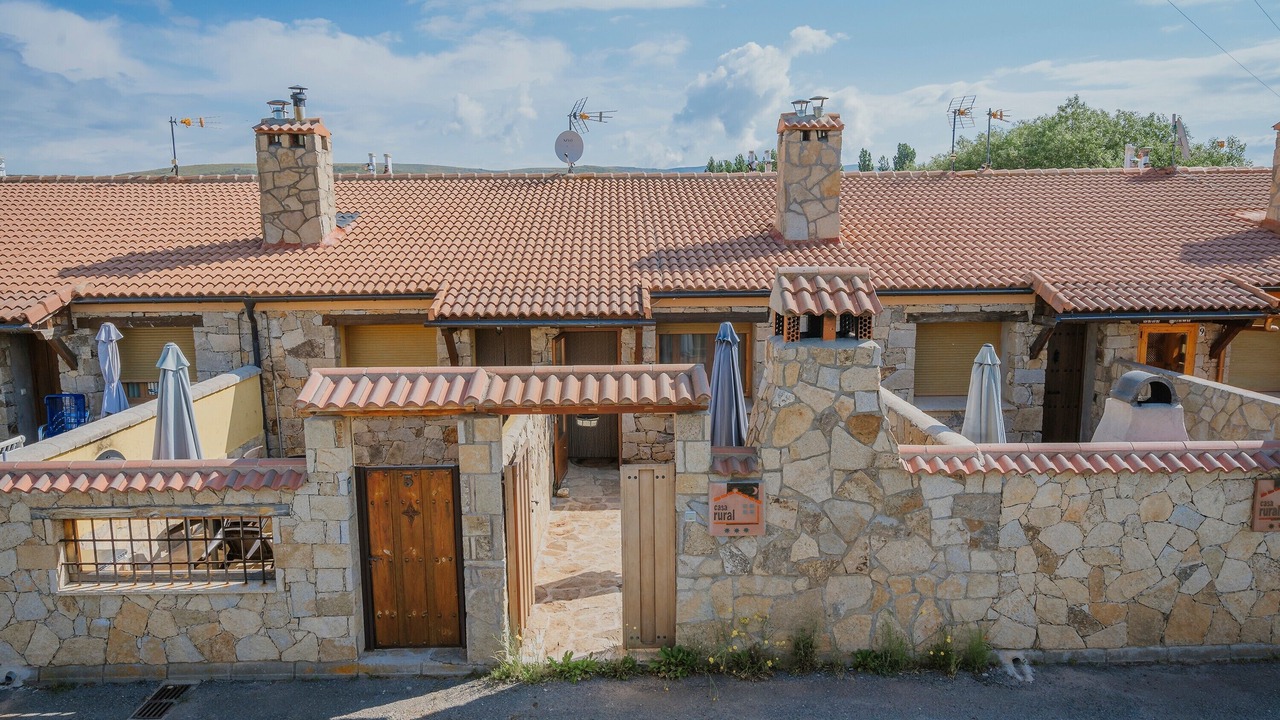 Photo of Outdoor in San Martin de la Vega del Al