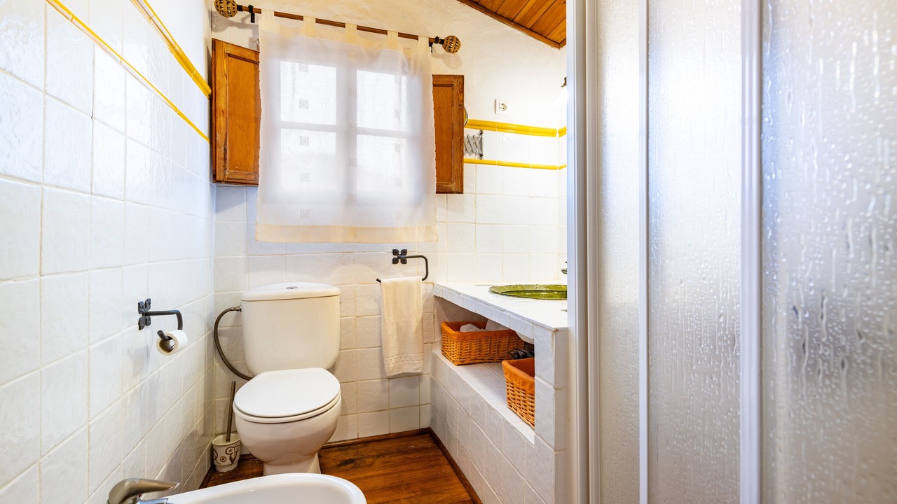 Photo of Bathroom in Aioder