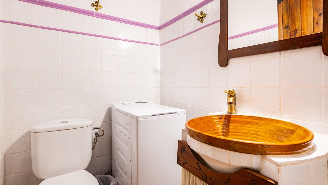 Photo of Bathroom in Aioder