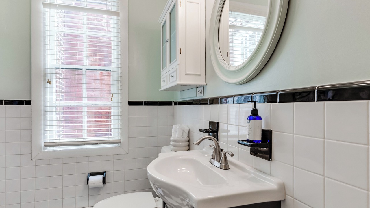 Photo of Bathroom in Fan District