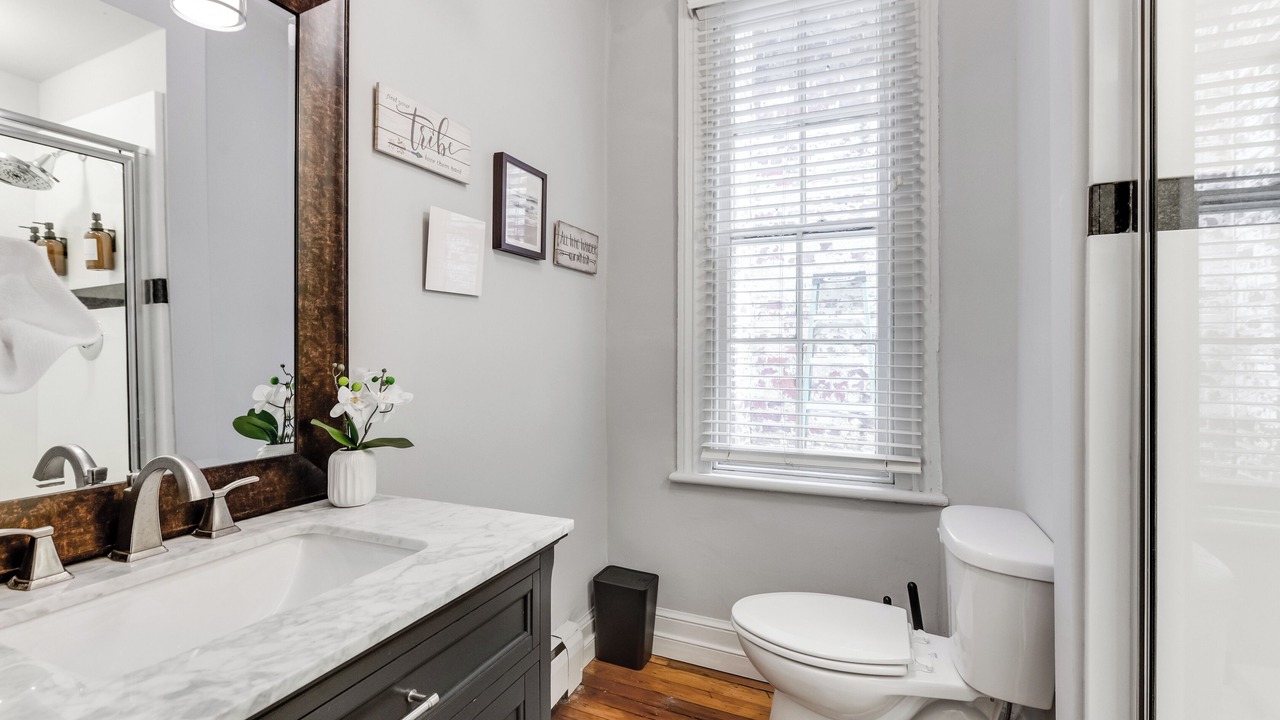 Photo of Bathroom in Fan District