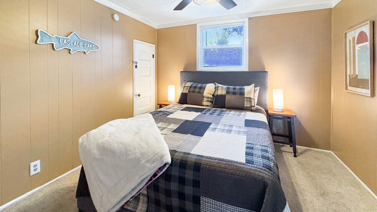 Photo of Bedroom in Cascade