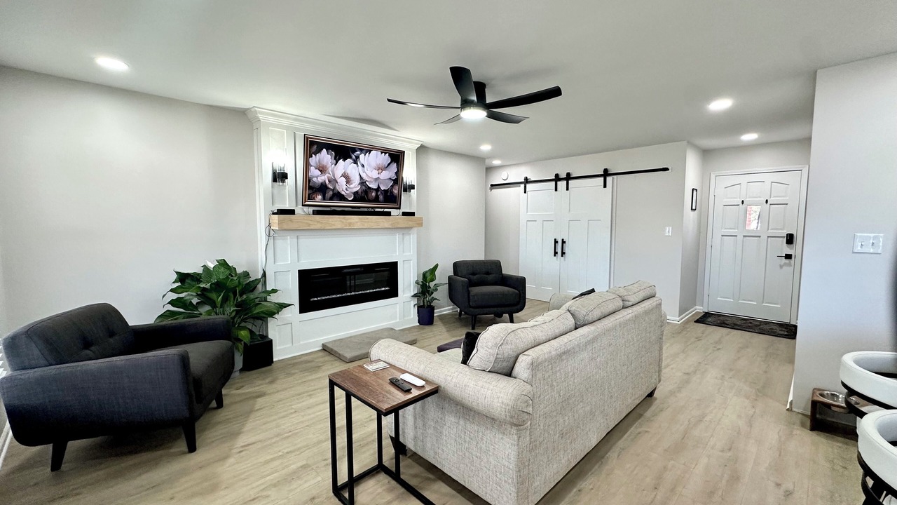 Photo of Livingroom in Lee's Summit