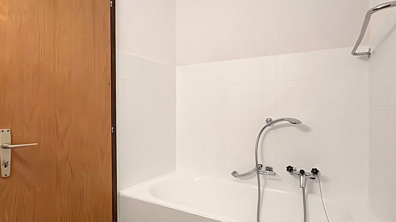 Photo of Bathroom in Vex