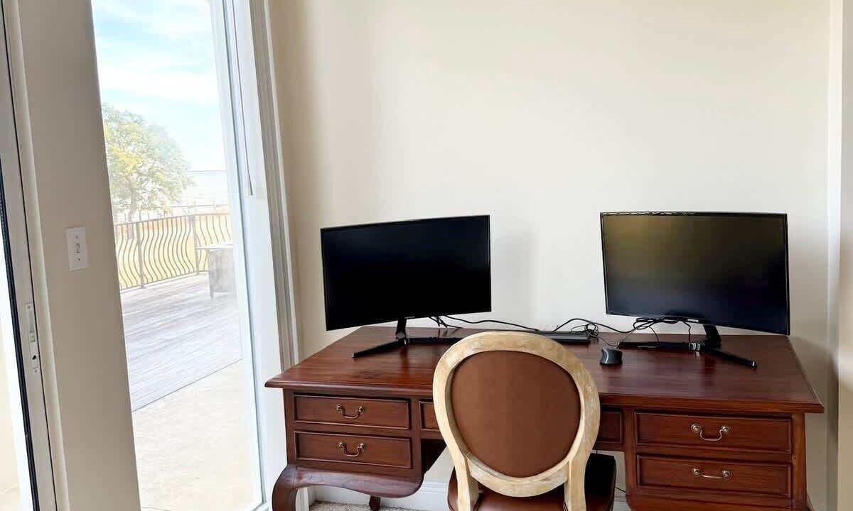 Photo of Others in Gulf Breeze