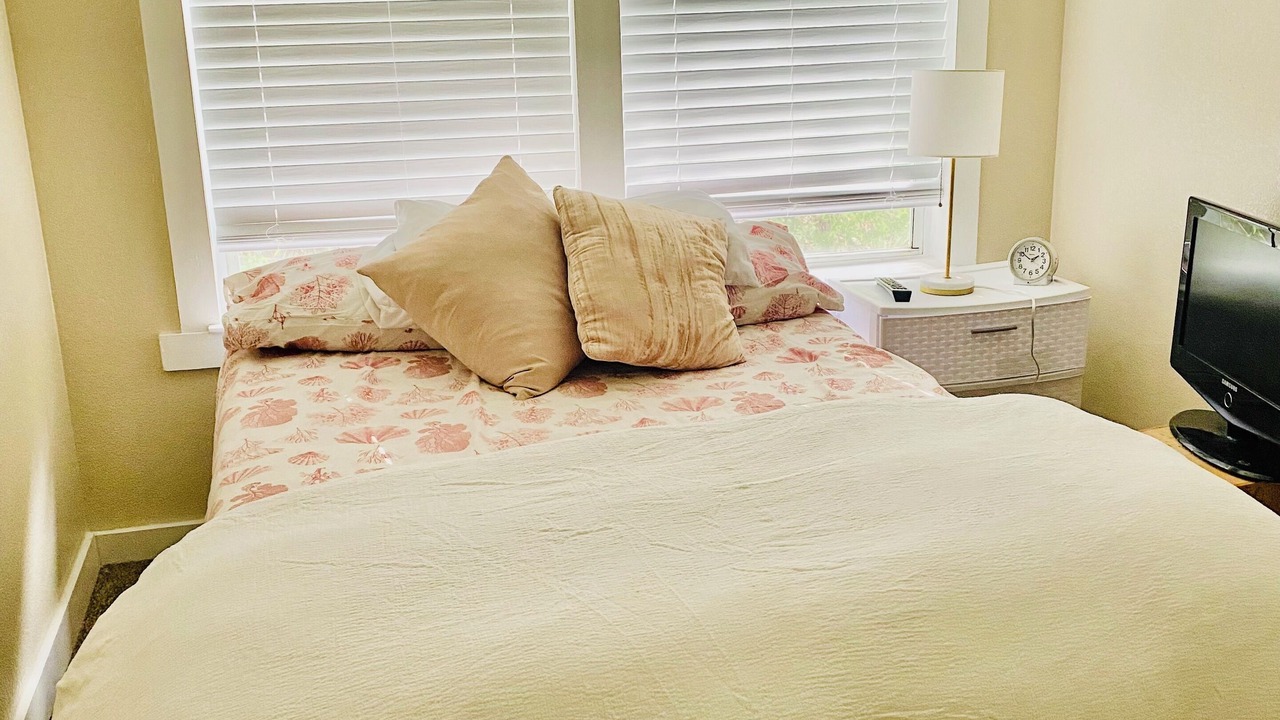 Photo of Bedroom in Geyserville