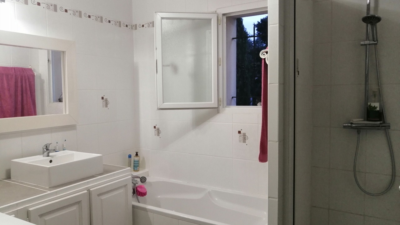 Photo of Bathroom in Serignan-du-Comtat