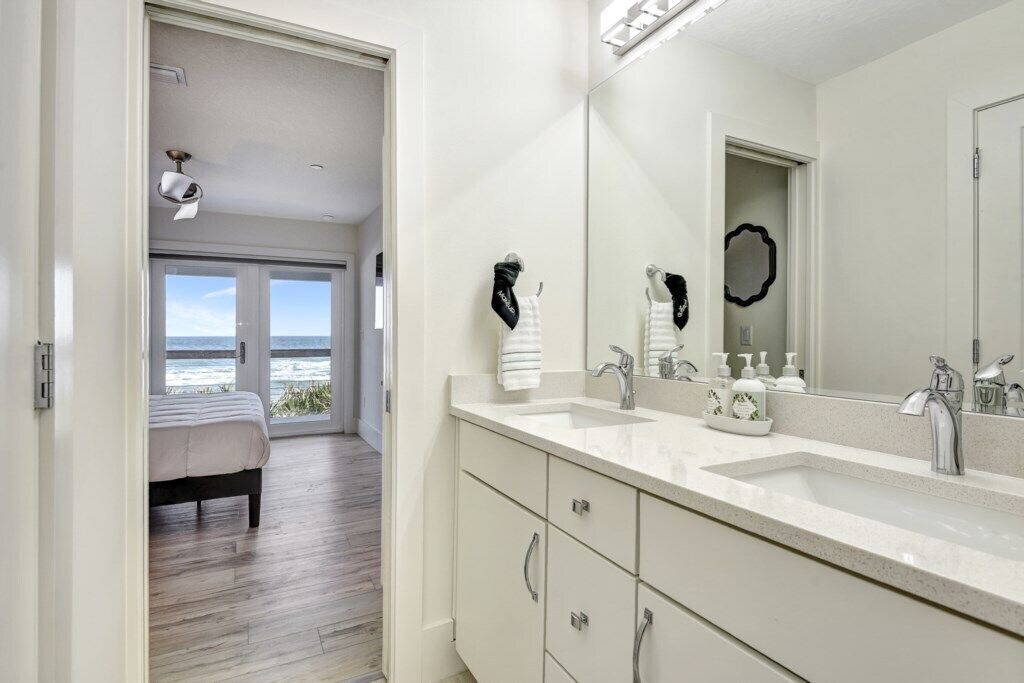 Photo of Others in Painters Walk