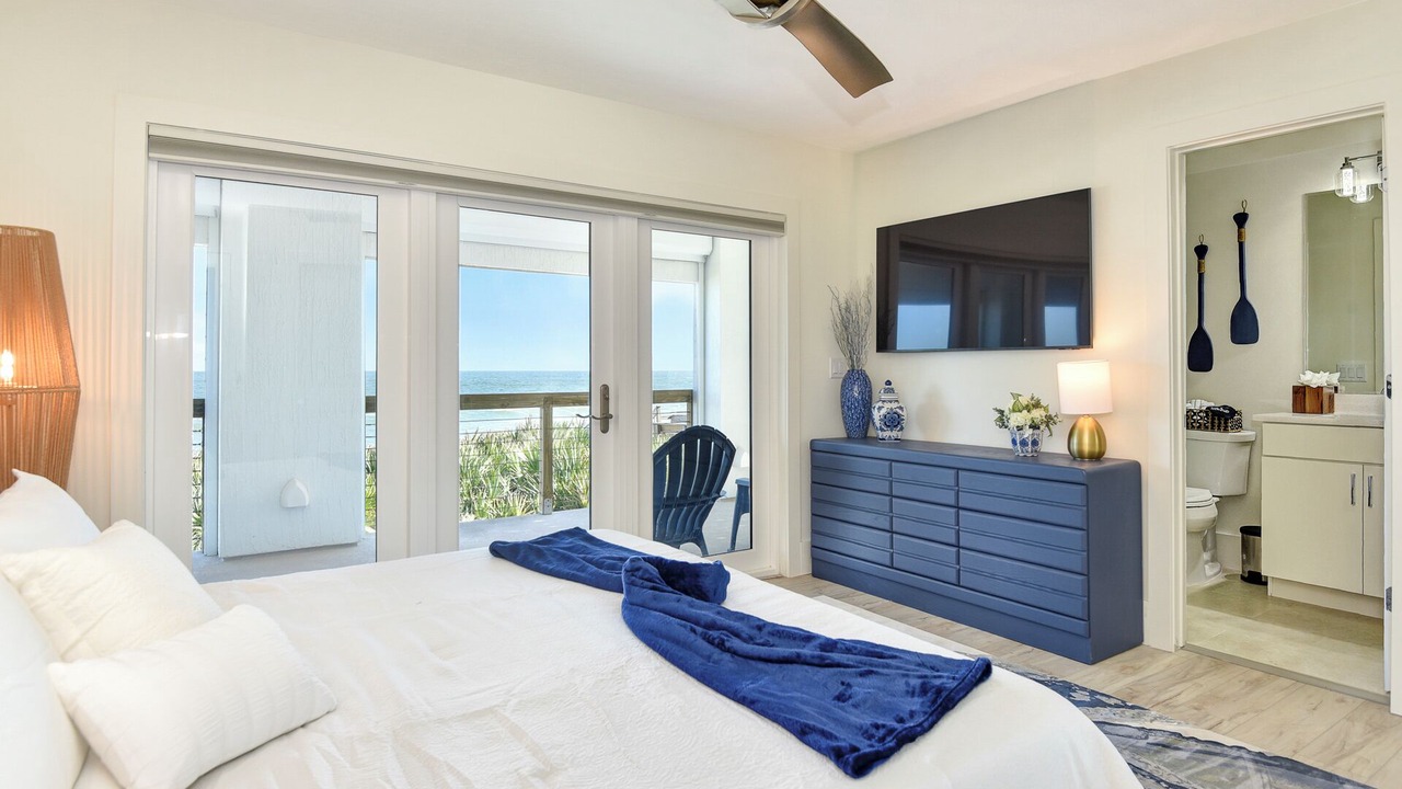 Photo of Others in Painters Walk