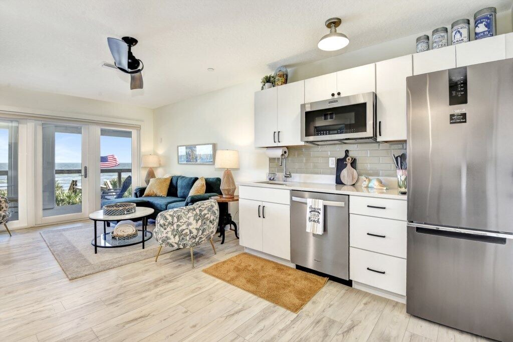 Photo of Others in Painters Walk